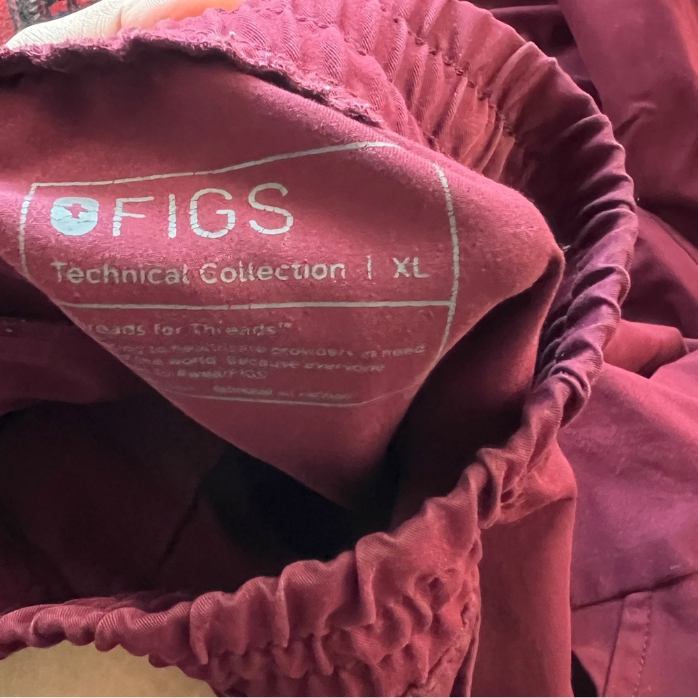 Figs maroon set - Picture 5 of 5